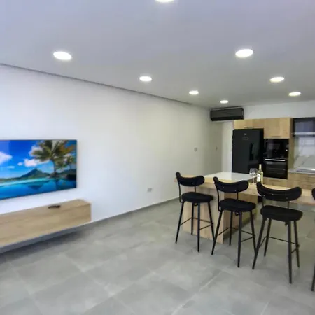 Eden Garden 2 Bedroom Alsancak Apartment *