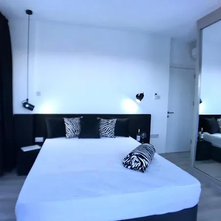 Eden Garden 2 Bedroom Alsancak Apartment *