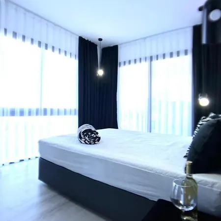 Eden Garden 2 Bedroom Alsancak *