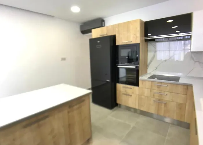 Eden Garden 2 Bedroom Alsancak 公寓