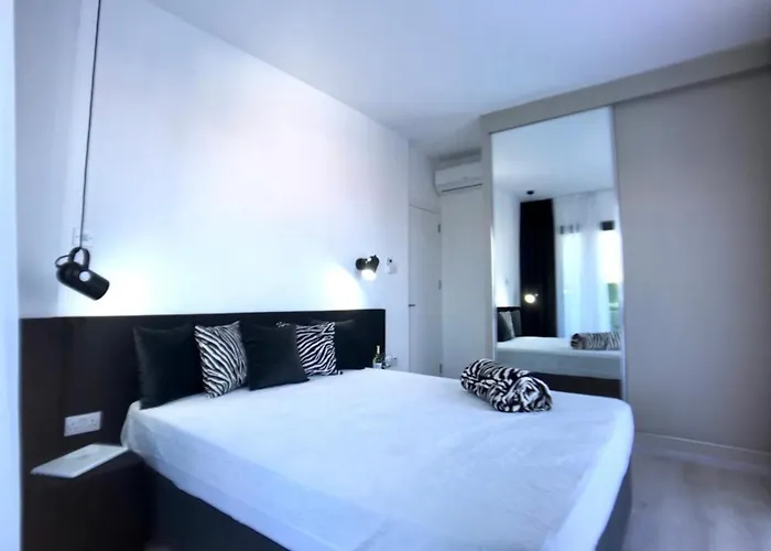 Eden Garden 2 Bedroom Alsancak 公寓