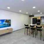 Eden Garden 2 Bedroom Alsancak Апартаменты *