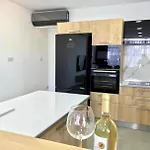 Eden Garden 2 Bedroom Alsancak Апартаменты *